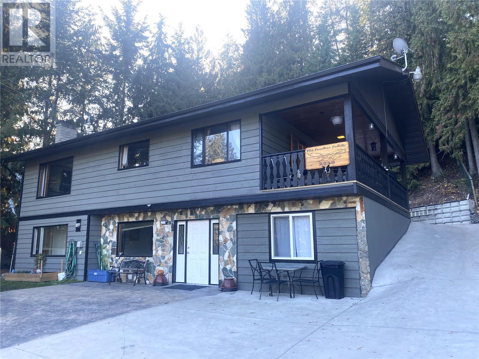 2538 Forest Drive, blind bay, British Columbia