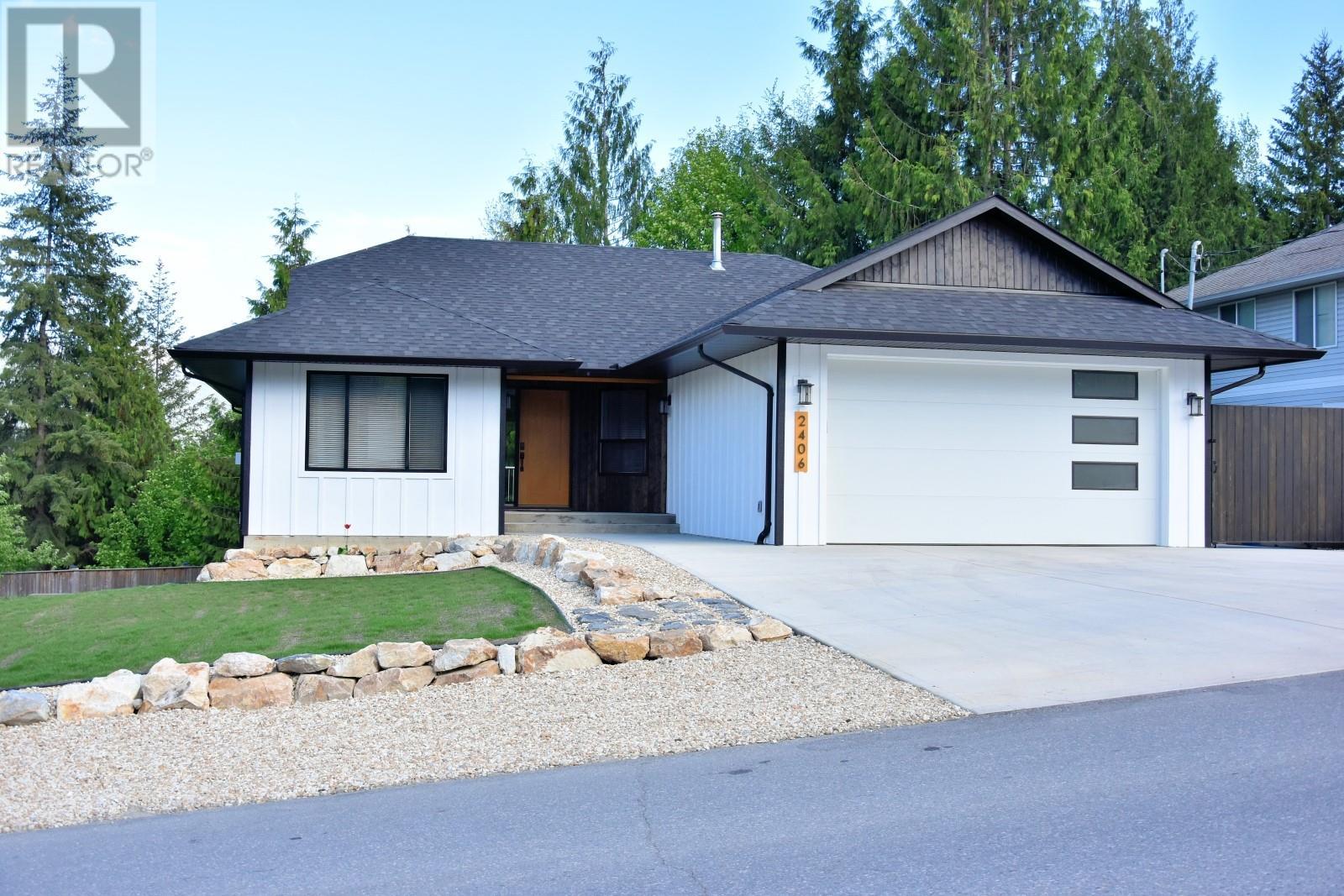 2406 Forest Drive, blind bay, British Columbia